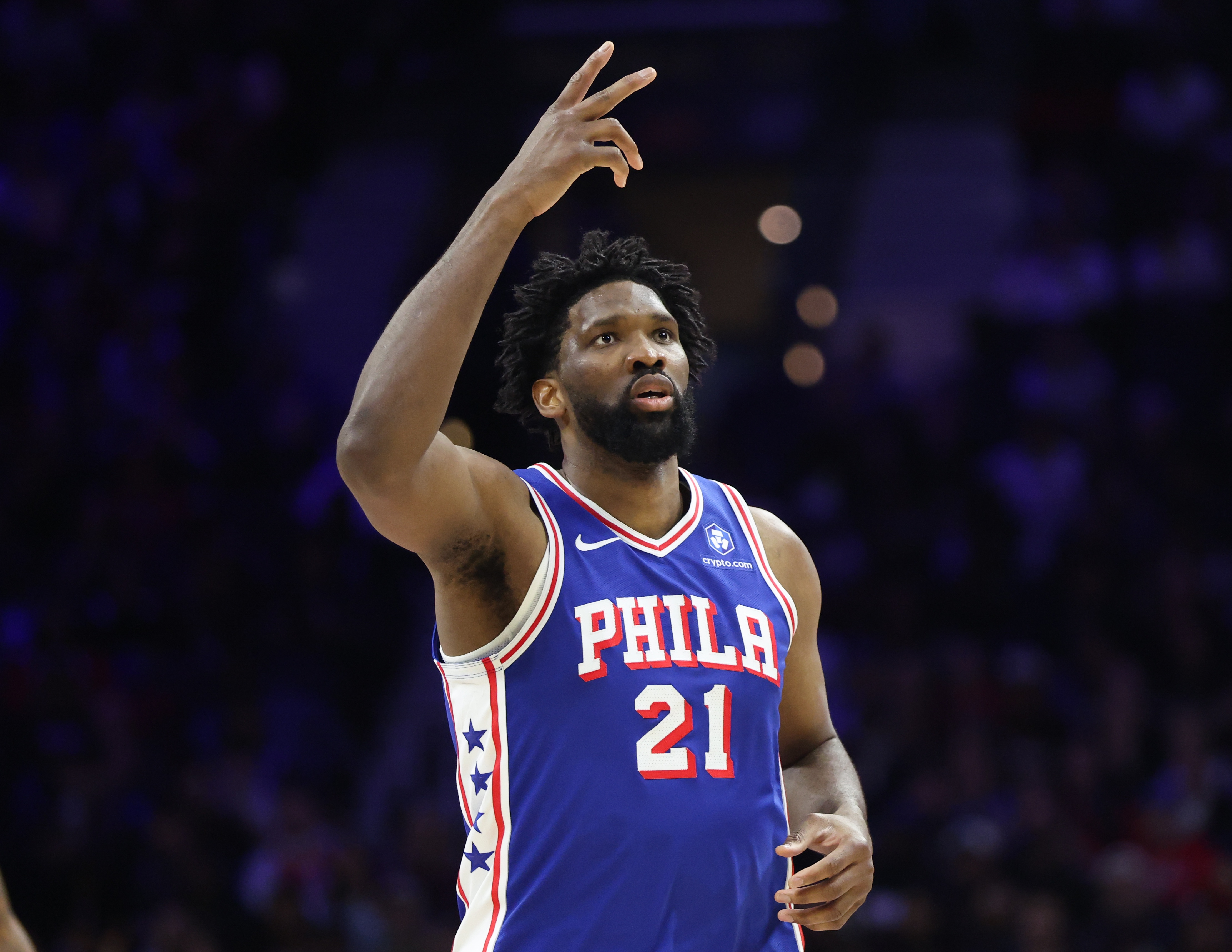 开云官网登录-很亏！首节末恩比德造成犯规 猛龙选择挑战但失败了