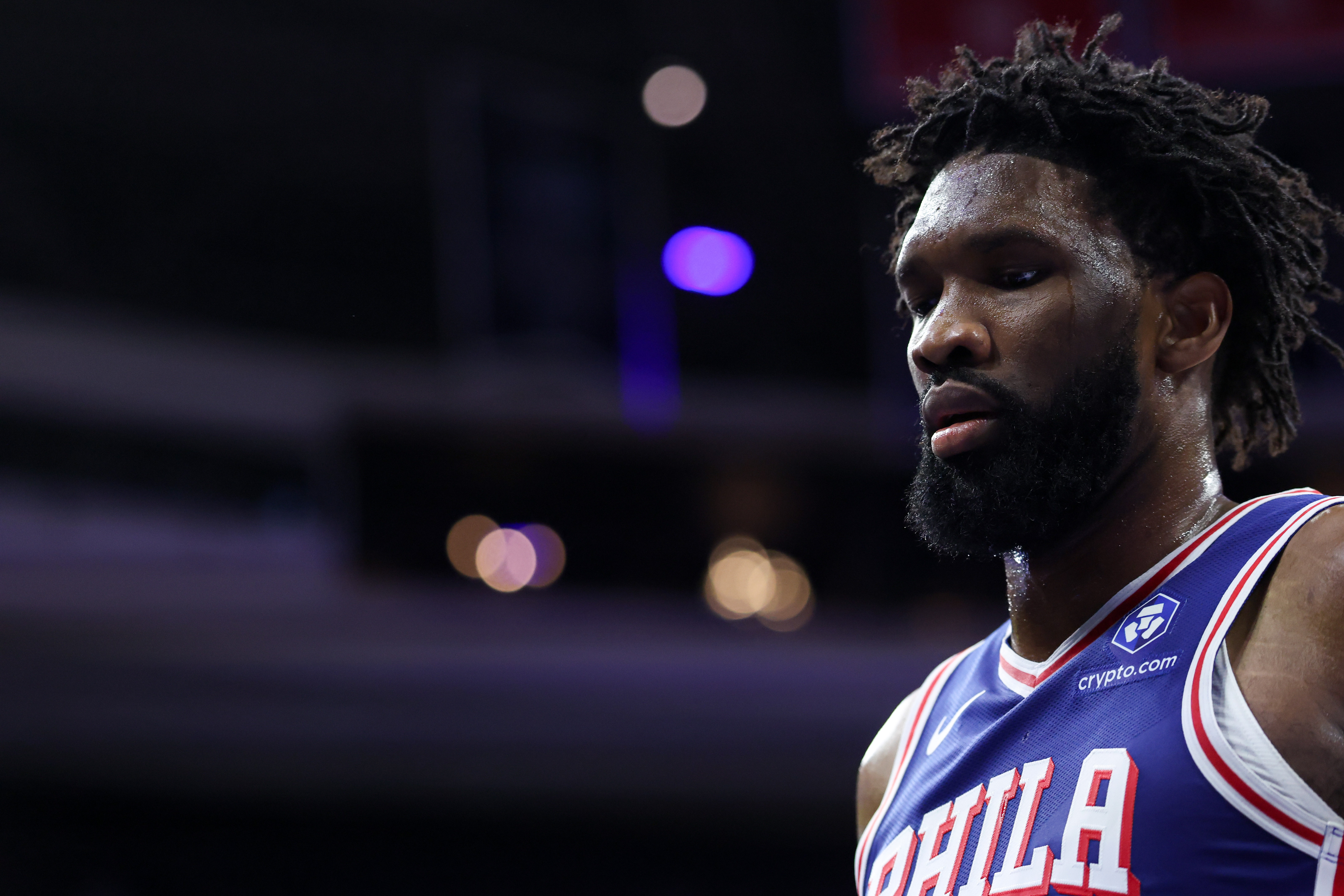 官网开云官方网-散漫！开场5分钟时间恩比德出现3次失误 被骑士打出8-0